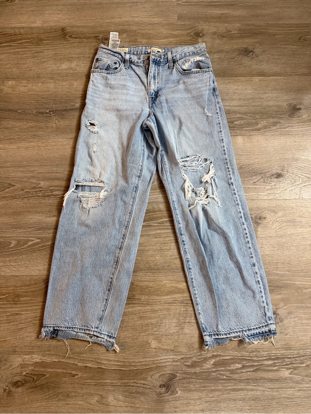 Levi’s Premium Baggy Dad Distressed Jeans Size 27